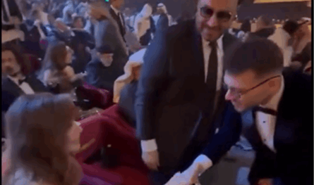 قبّل يدهُ بدل يدها وأثار الجدل.. هكذا علّق الشامي على طريقة سلامه على نانسي عجرم (فيديو)