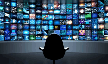 فنان يفضح مذيعة عربية: "طلّعتني ببلاش وكانت بتاخد فلوس من ورايا"