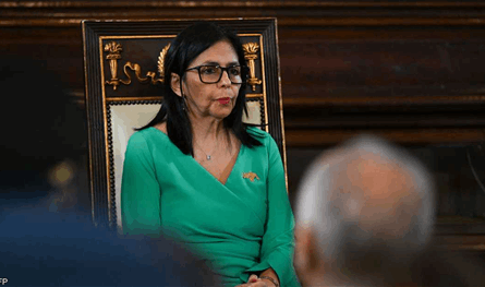 رئيسة فنزويلا بالوكالة تدعو المعارضة إلى "تفاهمات"