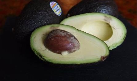 تعرفوا إلى فوائد زيت الأفوكادو.. تفاصيل تقدّم الكثير