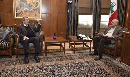 لبنان – بري يستعرض مع زواره التطورات السياسية والأوضاع العامة
