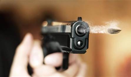 لبنان – نجل نائب يطلق النار على شخص