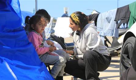 عيد الأم هذا العام… قصص صبر وتضحيات خلف الجدران المهددة!