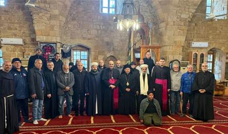 السفير البابويّ من صور: البابا سيبقى إلى جانبكم حتّى يعود السلام