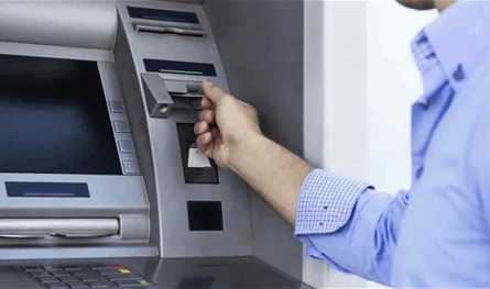 لا ماكينات آلية.. هؤلاء لا يستطيعون سحب أموالهم!