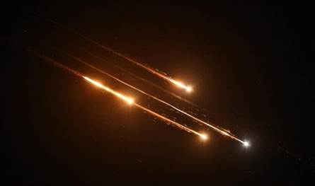 "صواريخ من لبنان".. وإنذارات إسرائيلية تدوّي قرب الحدود