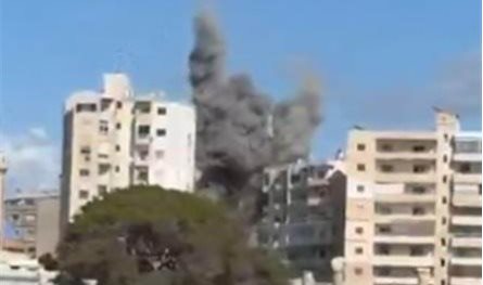 بالفيديو... غارة عنيفة استهدفت صور