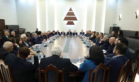 الكتائب ترحّب بطرد السفير الإيراني وتدعو لتعزيز سيادة الدولة