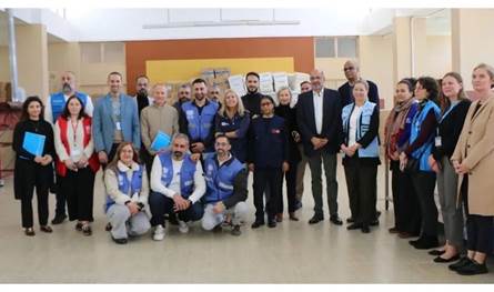 ريزا زار وممثلي وكالات الأمم المتحدة أحد مراكز الإيواء التابعة ل"الأونروا" في سبلين