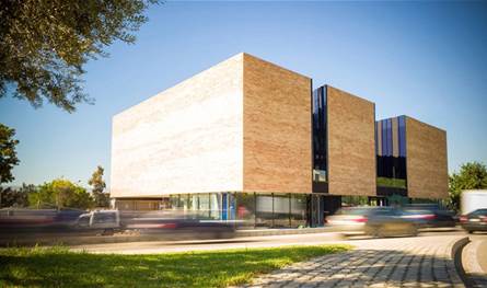 بلدية جبيل تحذّر: للإبلاغ عن أي شخص من خارج المنطقة!