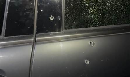 لبنان – مجهولون يطلقون النار على سيارة فجرا في طرابلس.. والنيران تلتهم سيارة مجاورة