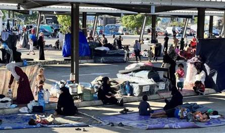 نازحون يرفضون المغادرة الى مراكز الشمال