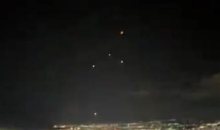 بالفيديو... صواريخ أُطلِقَت من لبنان في سماء إسرائيل