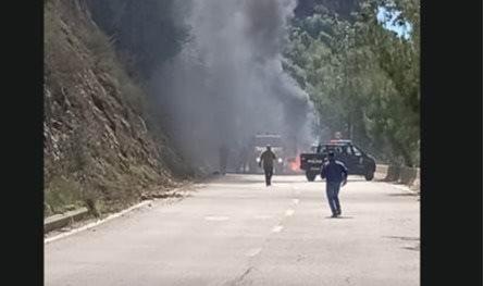 بالفيديو: استهداف سيارة على طريق عام جزين