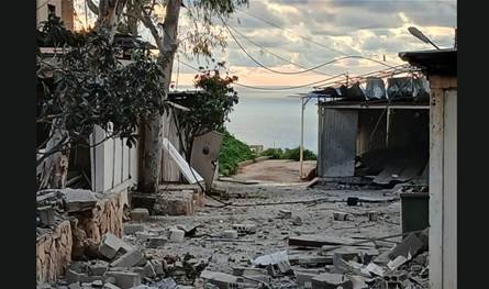 بالصور: تضرر مركز الجيش في البياضة جراء غارة اسرائيلية