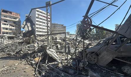 في الجنوب.. مئات آلاف الدولارات على "الأرض"