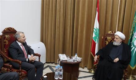 باسيل بعد لقائه الخطيب: مؤسف أن نتصارع في ما بيننا بين من يريد للحرب أن تنتهي ومن يريدها أن تستمر