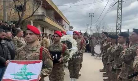 قيادة الجيش وأهالي بلدة مشتى حمود - عكار شيعا الجندي الشهيد علي عجم