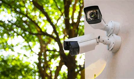 تعطيل وتكسير كاميرات حديثة في هذه المنطقة.. ونائب يطلق تحذيرا عاجلا