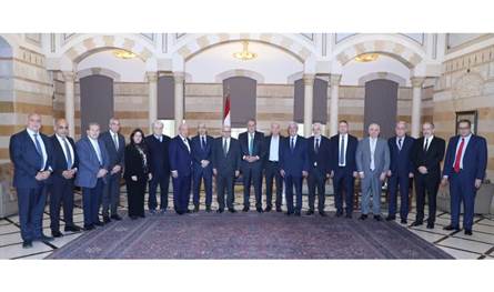 في السرايا.. سلام يلتقي وفداً من الهيئات الاقتصاديّة