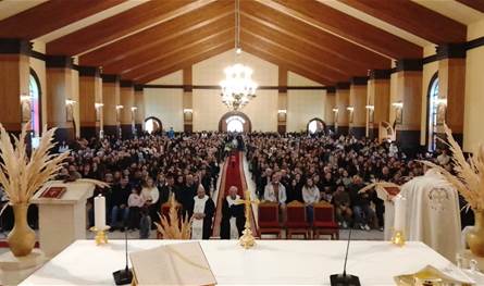 بمشاركة عدد كبير من المؤمنين... إقامة قداس خميس الأسرار ورتبة الغسل في كنيسة التجلّي في رميش