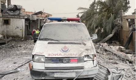 بالصور.. تضرر سيارتي إسعاف إثر غارات إسرائيلية على صريفا