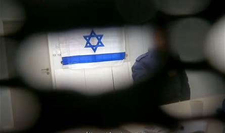 فيديو لأسرى "حزب الله" داخل إسرائيل.. أدرعي نشره وهذا ما قالوه