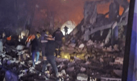 شاهدوا الدمار.. غارة إسرائيلية عنيفة تستهدف صور (فيديو)