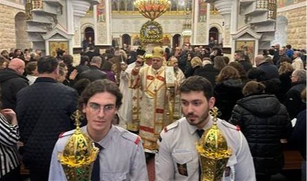 المطران إبراهيم: المسيح المصلوب حاضر في كل دمعة وكل بيت منكوب