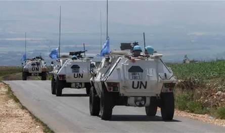 أفيخاي "يزعم": "حزب الله" قصف "اليونيفيل"