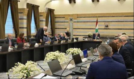 الحكومة وتبدّل الأولويات.. الحرب والنزوح يتصدران الإهتمام والإستقالة طويت مرحليا