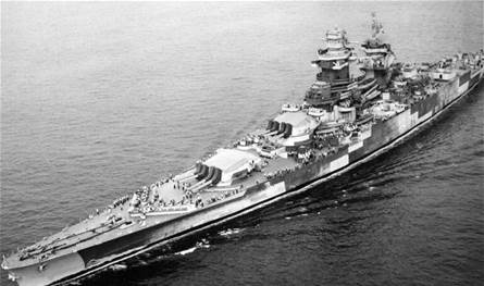 "أنظروا إليها تحترق".. "حزب الله" يعلن استهداف بارجة حربية عسكرية إسرائيلية