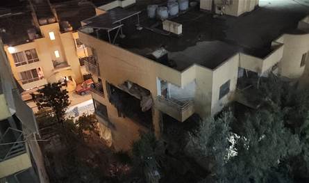 بالصور والفيديو...استهداف اسرائيلي يطال شقة في تلال عين سعادة