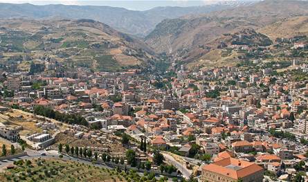 خلال إقامة الجمعة العظيمة في زحلة... قوى الأمن اشتبهت بسيارة وهذا ما عثرت عليه في داخلها (صورة)