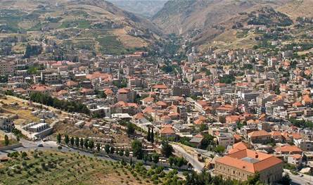 مطاردة ليلية في زحلة تنتهي بتوقيف 4 أشخاص وضبط أسلحة رشاشة