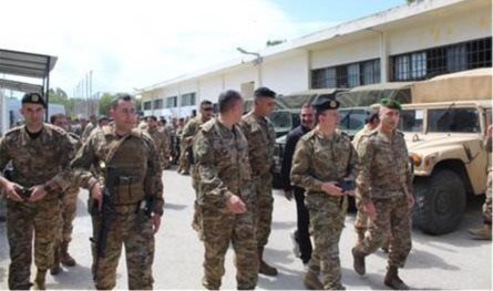 قائد الجيش يتفقد عددًا من الوحدات المنتشرة في الجنوب