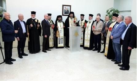 بعبدا تستقبل شعلة النور المقدس (صور)