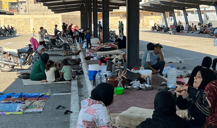 بلدية صيدا وزعت مساعدات عراقية لإغاثة النازحين