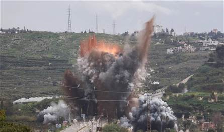 بالفيديو... الغارات ت​دمّر جسر القاسمية بشكل كامل