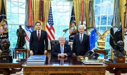 لقاء ثلاثي في البيت الأبيض.. السفير عيسى مع ترامب وروبيو وهذا ما جرى بحثه