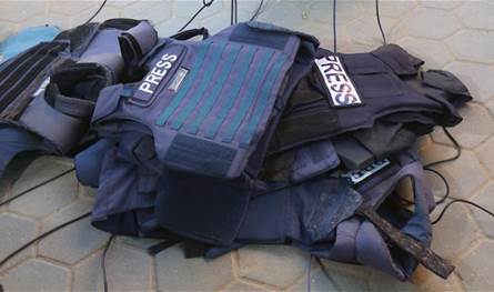 الإعلاميون يلتقطون أنفاسهم بعد انتهاء الحرب