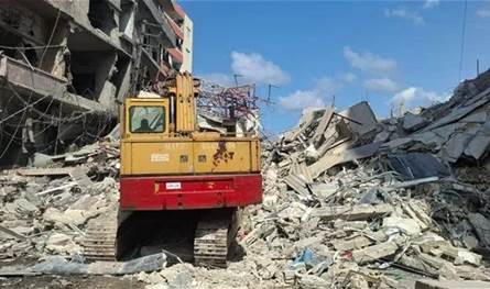 في صور.. عمليات البحث مستمرة تحت الانقاض