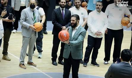 الشرع مفتتحاً المباراة الودية بين منتخبي سوريا ولبنان لكرة السلة: ما ترونه اليوم هو البداية