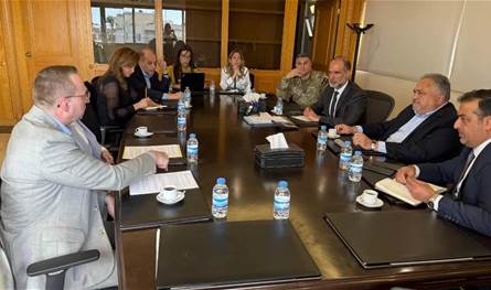 رسامني بحث مع عزيز في ترسيخ إجراءات السلامة والأمن في المطار