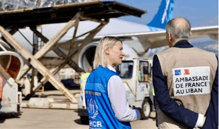 فرنسا تسلّم لبنان شحنة مساعدات إنسانية تفوق 9 أطنان