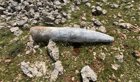 بالصورة.. "صاروخ غير منفجر" في بلدة لبنانية