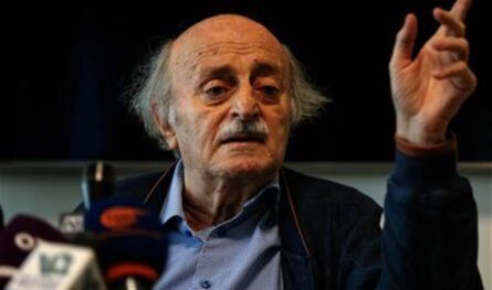 هل بقي جنبلاط في سوريا؟