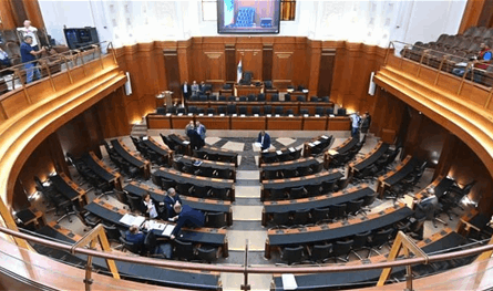 جلسة تشريعية في اوائل ايار وإضراب تحذيري غدا في كل الادارات العامة والمدارس