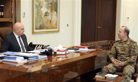 اجتماعات أمنية لعون