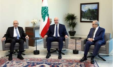 لبنان – اجتماع الرؤساء المؤجل يعتمد على تسويات كبرى لم تنضج بعد.. الكتائب والقوات تدعم موقف عون